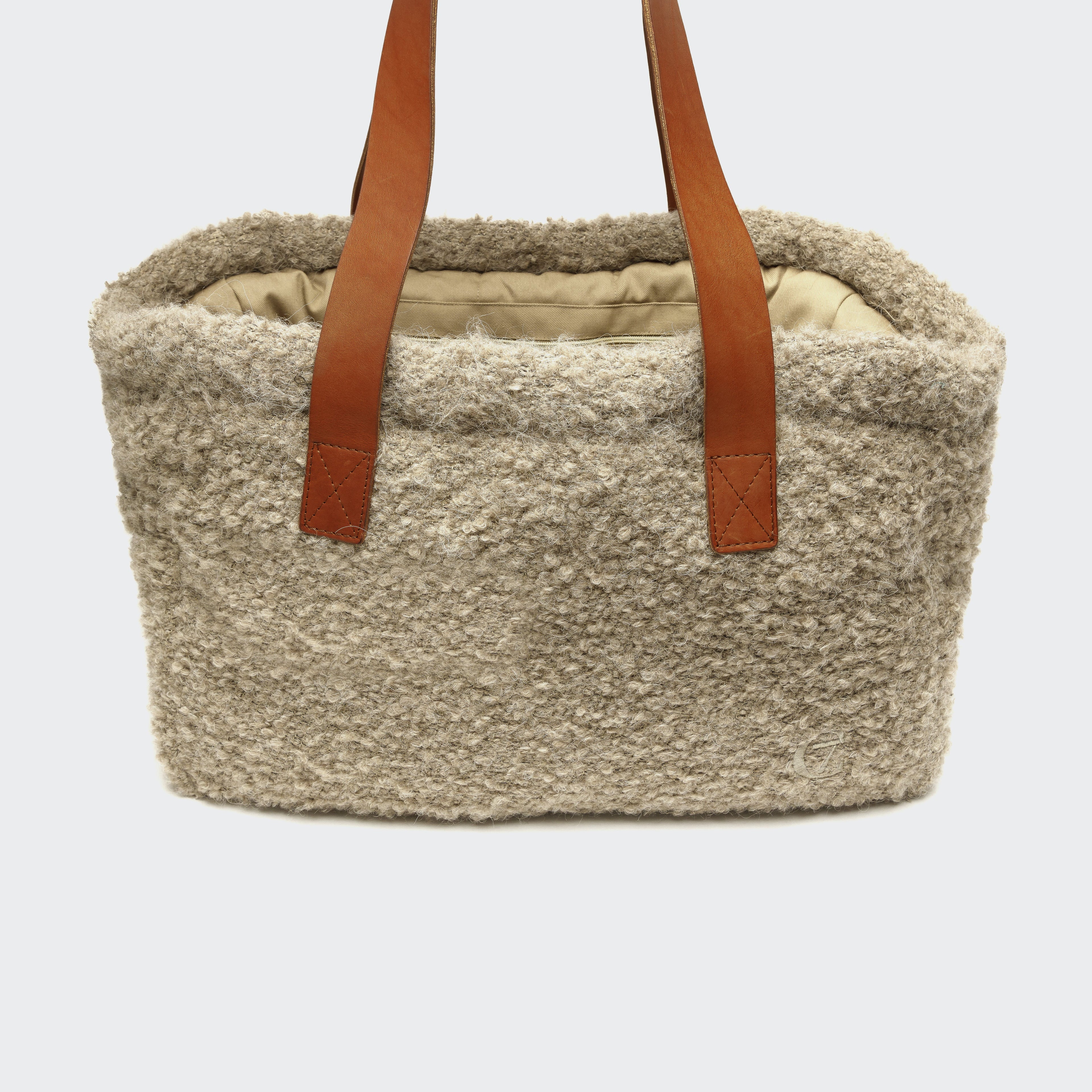 Verona Wool Beige Dog Carrier – Stylish, Cozy Travel Tote for Your Furry Friend
