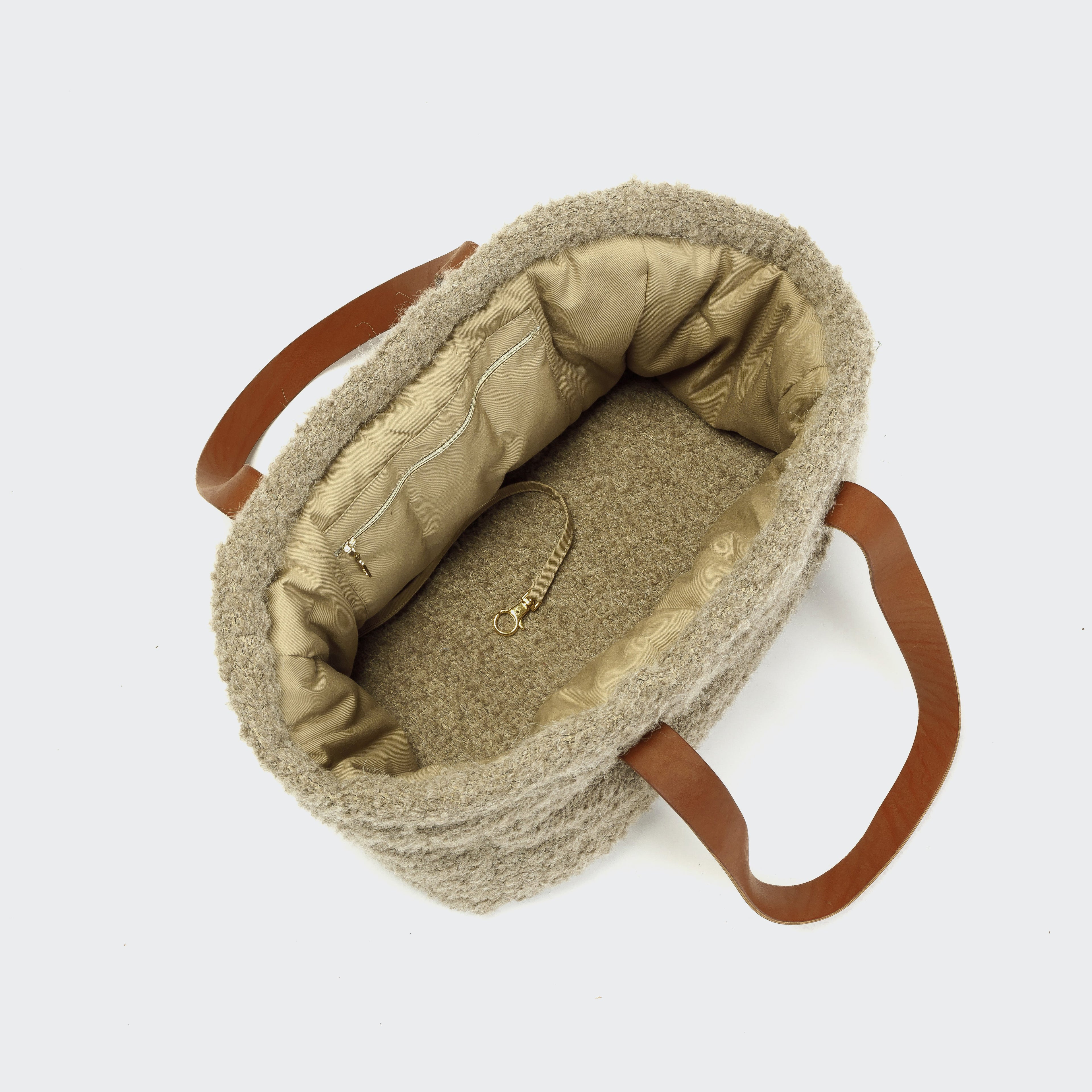 Verona Wool Beige Dog Carrier – Stylish, Cozy Travel Tote for Your Furry Friend