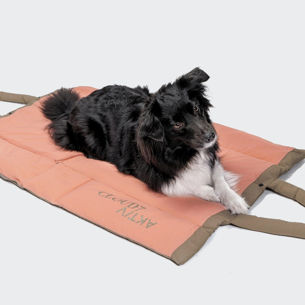 AKTIV Puffer Travel Bed & Tote Bag – Khaki/Peach