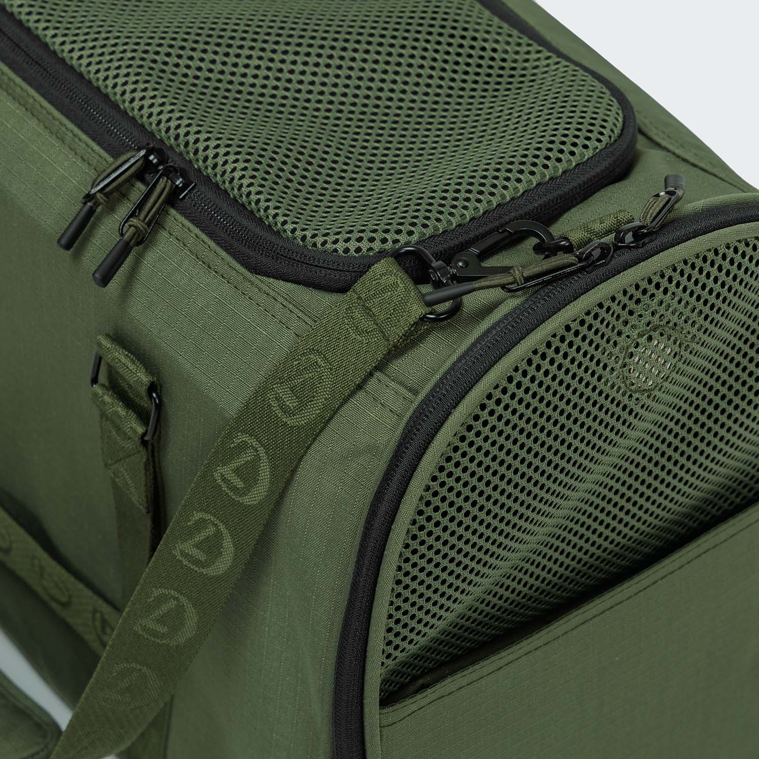 AKTIV Olive Flight Carrier – Lightweight, Comfortable Travel Carrier for Pets